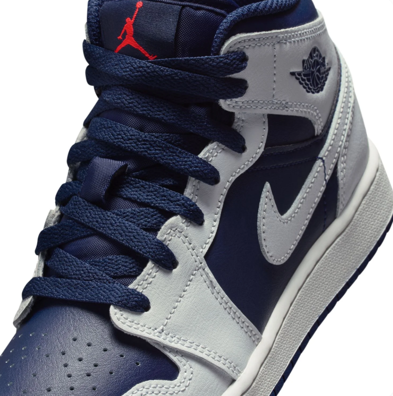 Air Jordan 1 Mid – Wolf Grey / Midnight Navy